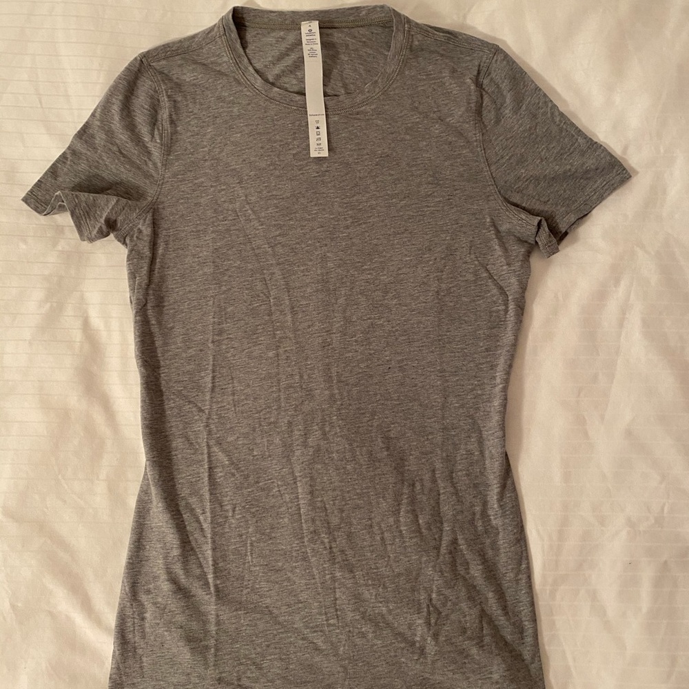 Lululemom grey t-shirt size 4